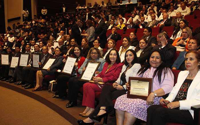 Recibe la UAT reconocimientos a la calidad educativa 2 434128175 749955880571007 2818553794690087034 n