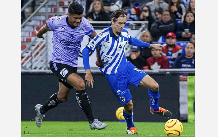 Se mantiene Rayados en la cima: derrota a Mazatlán 2-1 2 CORTIZO