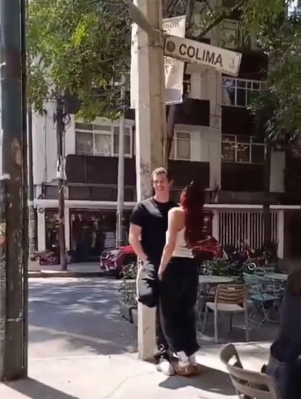 Quién es Callum Turner, novio de Dua Lipa 1 GI4 ki6XoAAvuzw