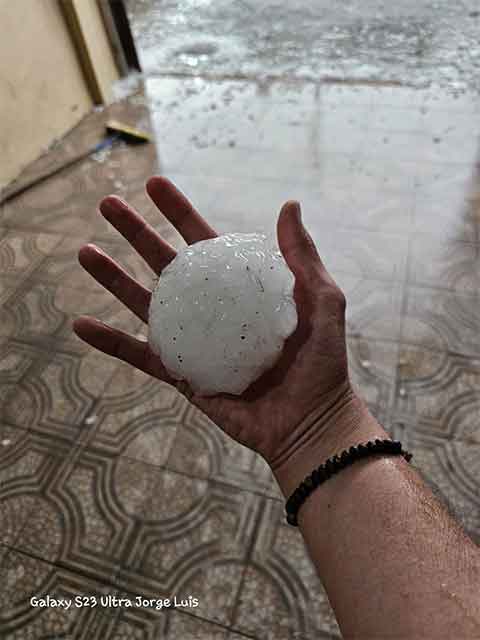 Granizada azota región de Coahuila; parecen bolas de tenis 2 GRANIZO 3