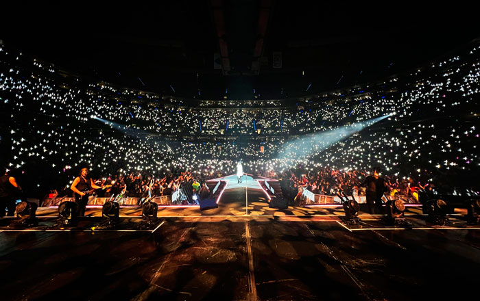 Laura Pausini pide en su concierto un alto a la violencia a la mujer 2 are