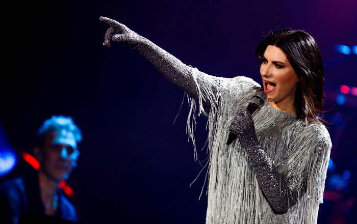Laura Pausini pide en su concierto un alto a la violencia a la mujer 5 pausini2