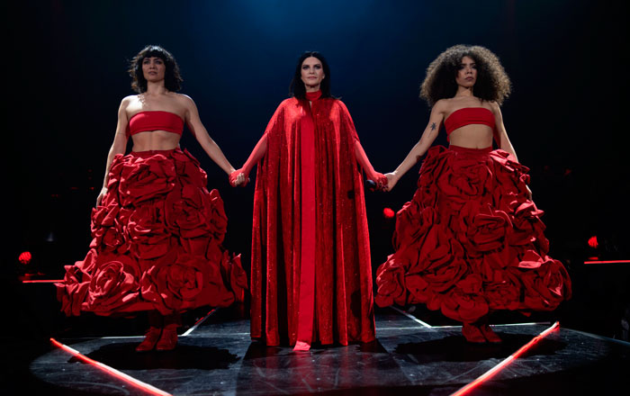 Laura Pausini pide en su concierto un alto a la violencia a la mujer 7 vio