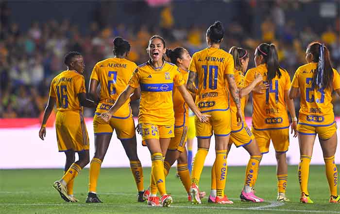 Adiós al invicto; América vence 2-1 a Tigres Femenil 4 TIGRES FEM 2