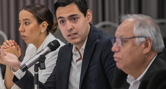 Se reúne César Garza Arredondo con Consejo de CAINTRA Apodaca