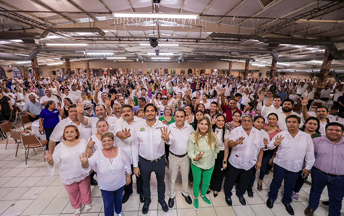 Carlos Peña y Maki Ortiz, unidos por la educación en Reynosa 1 435904312 973608057558597 2069088928800246599 n