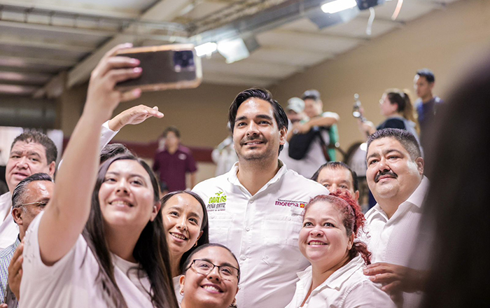Carlos Peña y Maki Ortiz, unidos por la educación en Reynosa 2 436499583 357759476853906 8232673648132004806 n