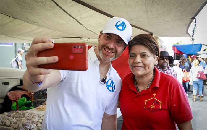 Adrián de la Garza se compromete con iniciativa 'Voto por aire limpio' 1 ADRIAN 2
