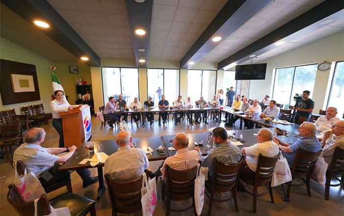 Carmen Lilia reforzará vinculación con organismos de Nuevo Laredo 1 CARMEN LILIA 2 3