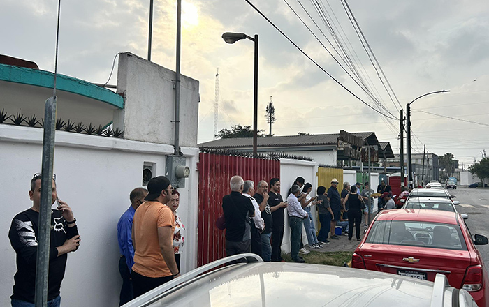 Larga fila se registra en la casilla 1134 de Monterrey 1 441894982 830302525121338 5862658926514780975 n