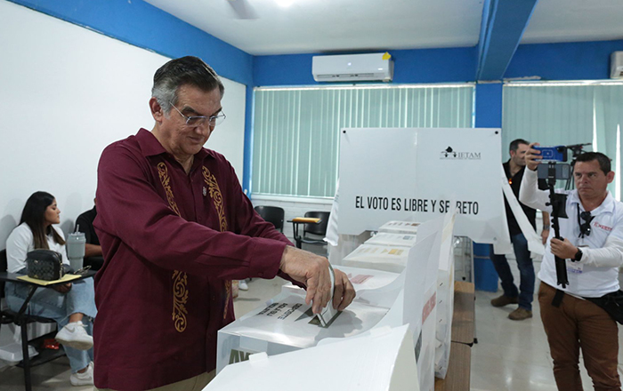 Américo emite su voto y exhorta a las y los tamaulipecos a sufragar 1 445873978 1301998071206019 2402626756918335263 n