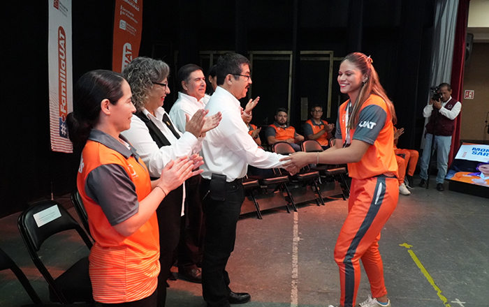 Reconoce la UAT a estudiantes destacados
2 448152429 477938041437774 6907534565311245567 n