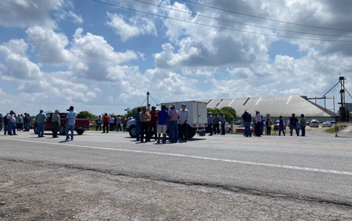 Cierran agricultores carretera Victoria-Matamoros 3 448758150 398903739202872 3283159507108764075 n