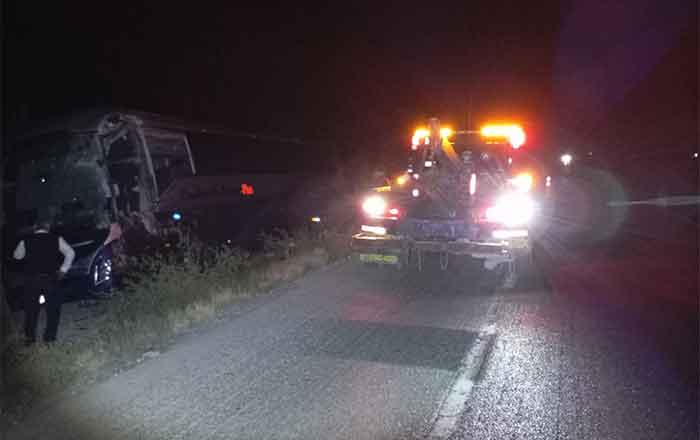 Guardia Estatal auxilia a pasajeros de autobús lesionados en choque 1 CHOQUE 1