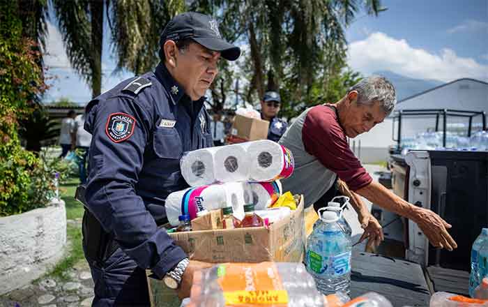 En Guadalupe Policías y Tránsitos dan donativos para familias del sur de NL 1 GUADALUPE 2 5