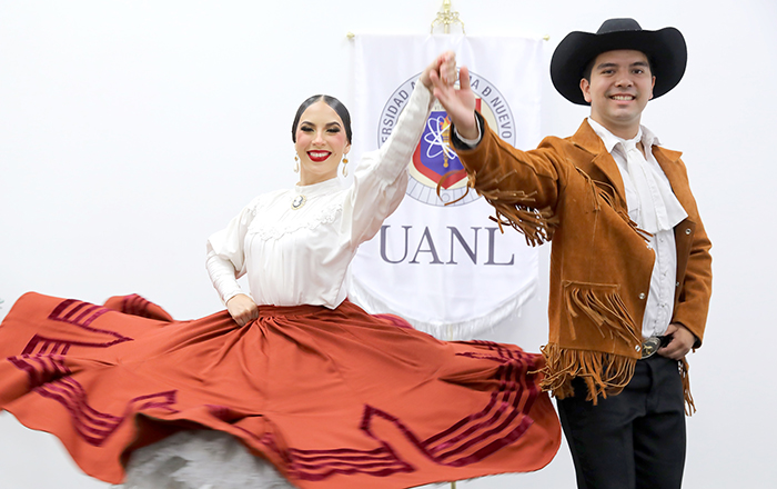 Lleva UANL folklor mexicano a Europa 4 abanderamiento compania danza folklorica 5