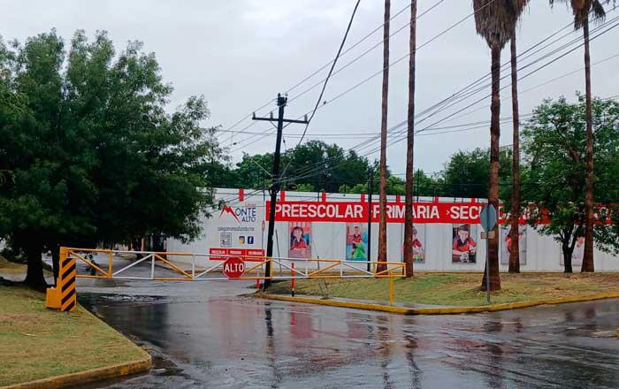 Cierran vialidades por encharcamientos en Monterrey 2 se