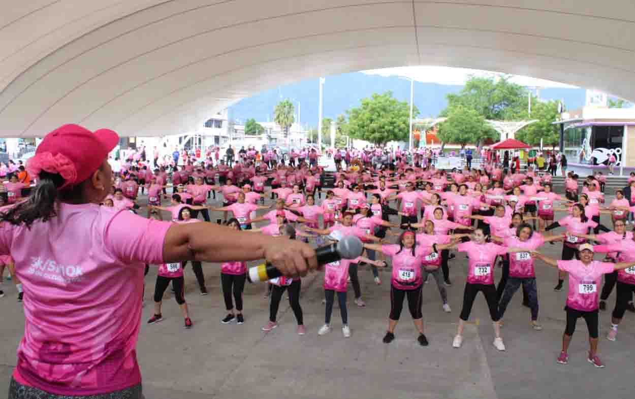 Más de 500 participan en carrera conmemorativa contra cáncer de mama 1 CARRERA 2