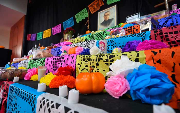 Instalan mega altar para Día de Muertos en Colegio Franco Mexicano 10 altar 4