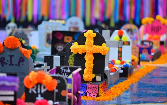 Instalan mega altar para Día de Muertos en Colegio Franco Mexicano 8 ofrenda22