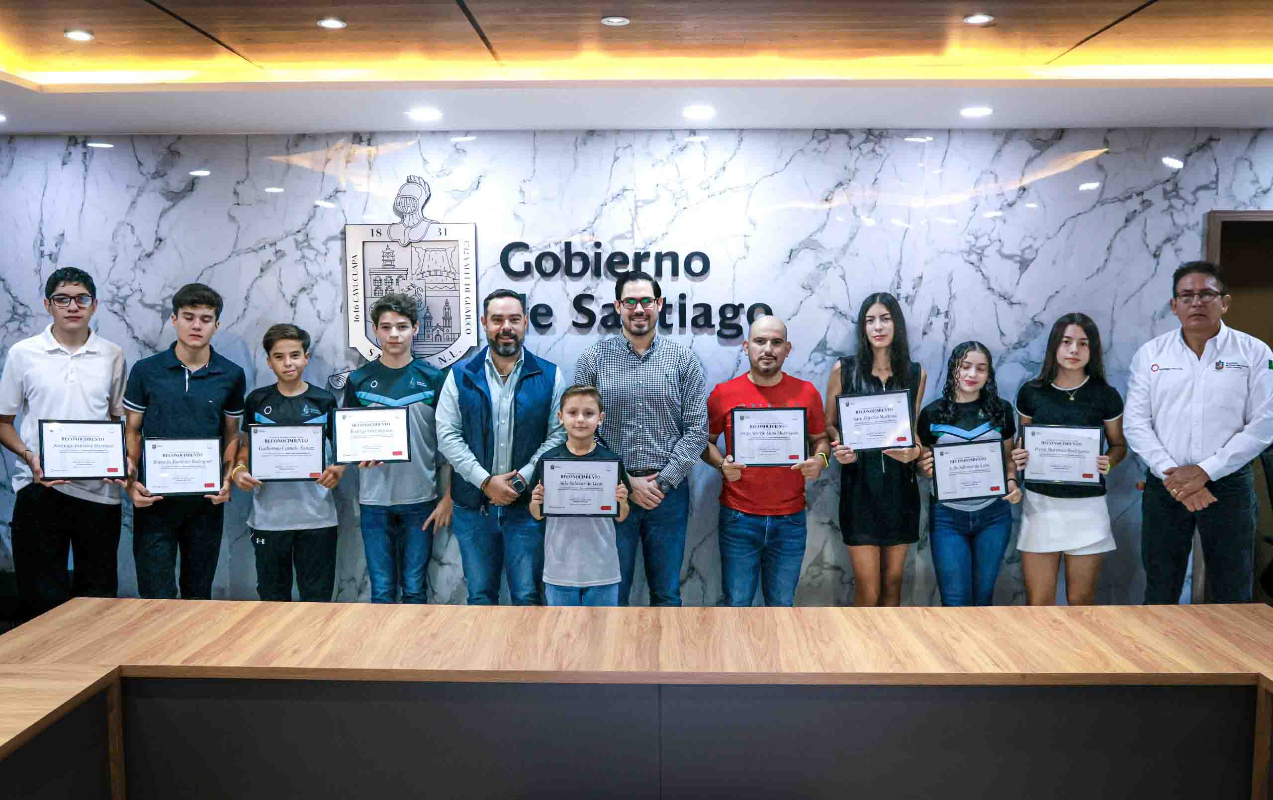 Entregan reconocimiento a ciclistas como 'orgullo santiaguense' 1 SANTIAGO 2