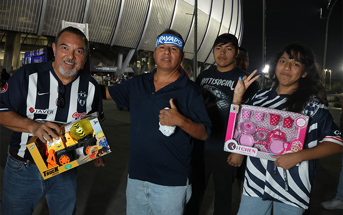 Rayados acerca la Navidad a más de 7 mil 500 niños 2 462641063 437574609399604 5470427737688014783 n
