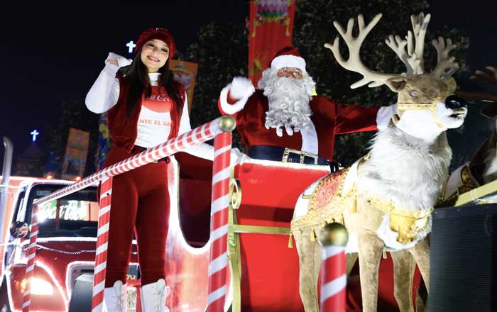 Viven la magia de la Navidad en Guadalupe con el encendido del pino 3 ren