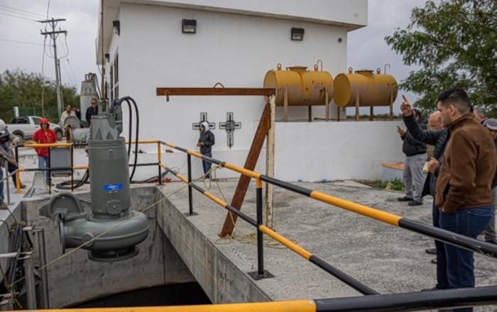 Supervisa alcalde instalación de nueva bomba en cárcamo del Ejido La Venada 1 472042028 1648384955712657 5783888430564449691 n