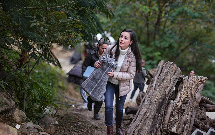 Para hacer frente al frío, entrega David de la Peña cobertores y apoyo alimentario 4 473574403 1144127133761357 633118245548202400 n