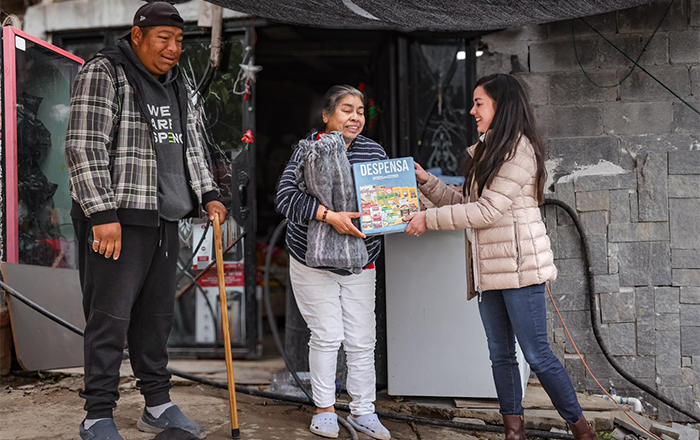 Para hacer frente al frío, entrega David de la Peña cobertores y apoyo alimentario 3 473752863 1144127123761358 6769968012542429814 n