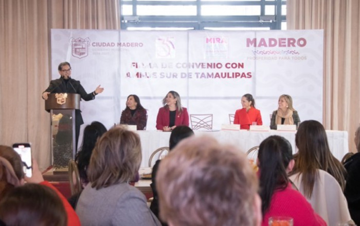 Firma Erasmo González convenio con Asociación Mexicana de Mujeres Jefas de Empresa 2 473878357 1596392497652943 3672153739394691339 n