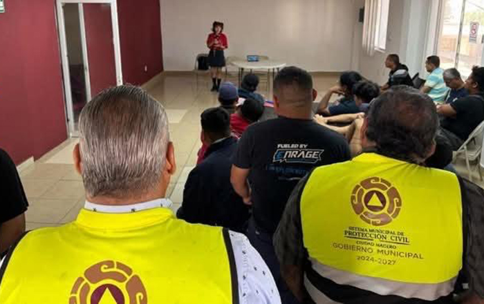 Bomberos y PC se capacitan en lengua de señas para atención inclusiva 1 0 1 2