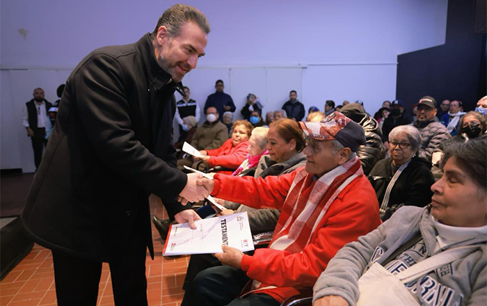 Entrega Gobierno de Monterrey 300 testamentos a familias regiomontanas 1 480273093 561431433585379 8561646260930717528 n