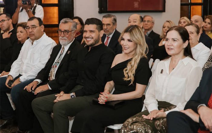 Entrega FIO reconocimiento al alcalde Alberto Granados 2 480353646 657536526619047 68567719204186541 n copia