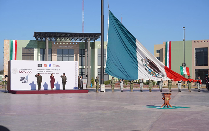 Carmen Lilia encabeza ceremonia del Día de la Bandera en Nuevo Laredo 1 NUEVO LAREDO 2 4