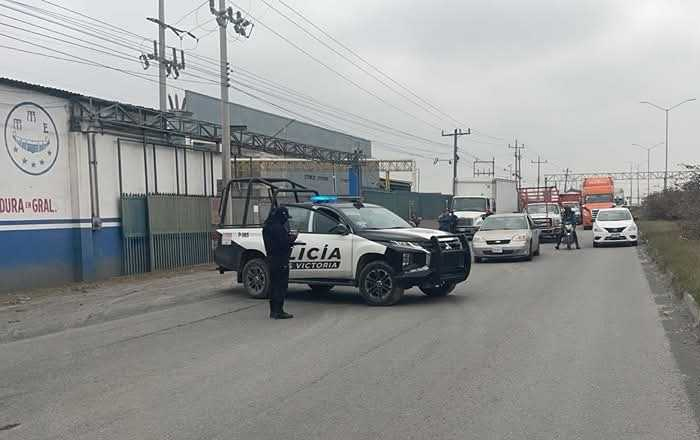Fuga de gas provoca cierre de carretera a Colombia 1 PIPA 2