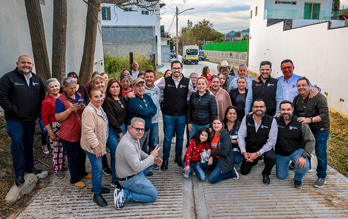David de la Peña entrega nueva pavimentación en Santiago 1 SANTIAGO 2 4