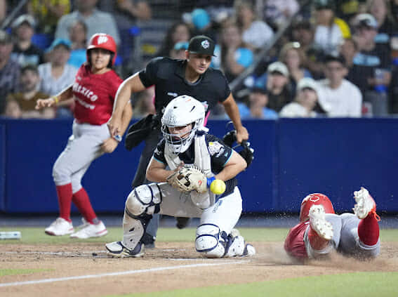 Dramática victoria de Diablas 7-6 en Juego 1 ante Sultanes 7 476497329 1617081688923816 2685252241987142992 n