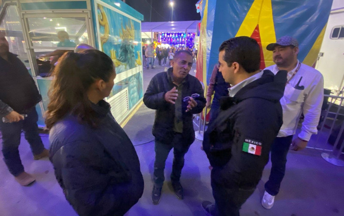 Rescatan a jóvenes atrapados en juego mecánico en Expo Feria Reynosa 1 481918926 854310826803877 6259101963405562059 n