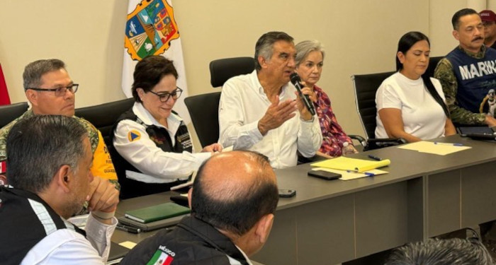 Sobrevuela el gobernador Américo Villarreal el cauce del Río Bravo 3 483982697 1826216951525650 8867285048846146550 n