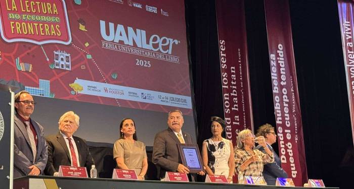 Inauguran 15 edición de UANLeer 1 484106432 1320682615763532 6523506030237927752 n