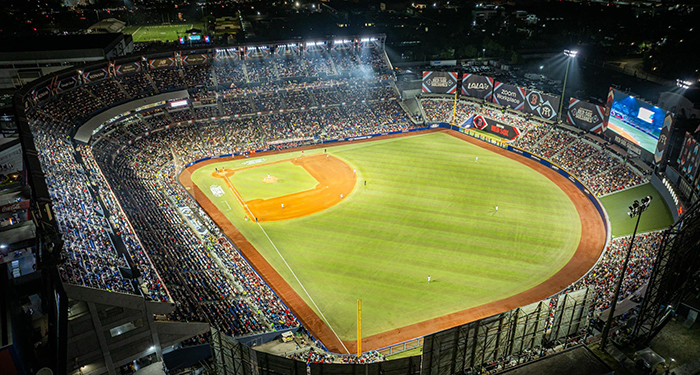 Boston domina a Sultanes 10-1 ante un Mobil Super lleno a tope 1 484756354 1011135864234561 5217303870409439894 n