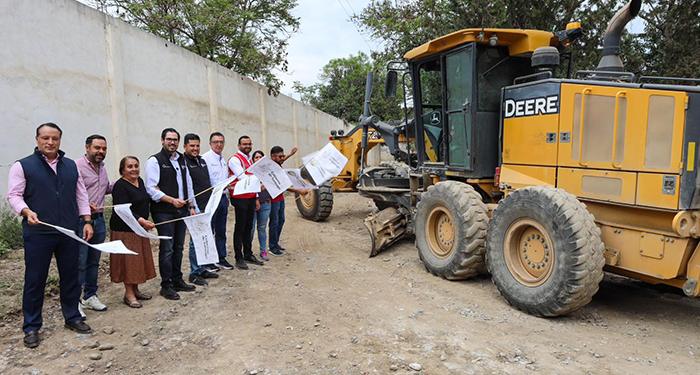 Inicia David de la Peña la pavimentación de dos calles en El Barrial 1 486460676 1193479785492758 5453021674999672949 n