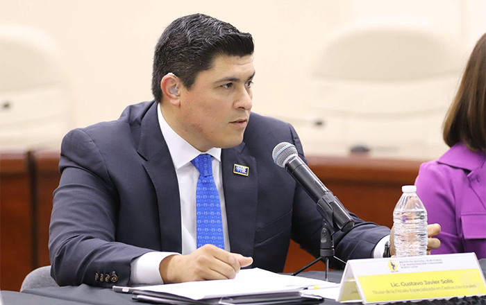 GUSTAVO JAVIER SOLIS