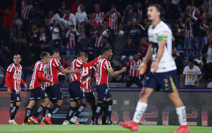 Chivas logra increíble y agónico triunfo ante Pumas 1