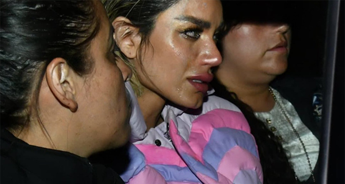 Detienen a la modelo Aleska Génesis tras salir de ‘LCDLF’ 1 GlvlaGHWsAAN2Ou