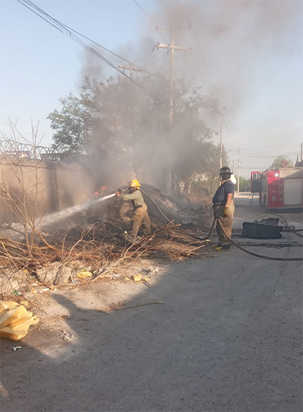 Con tantos incendios, bomberos de Reynosa se quedan sin agua 2 INCENDIO 4 1