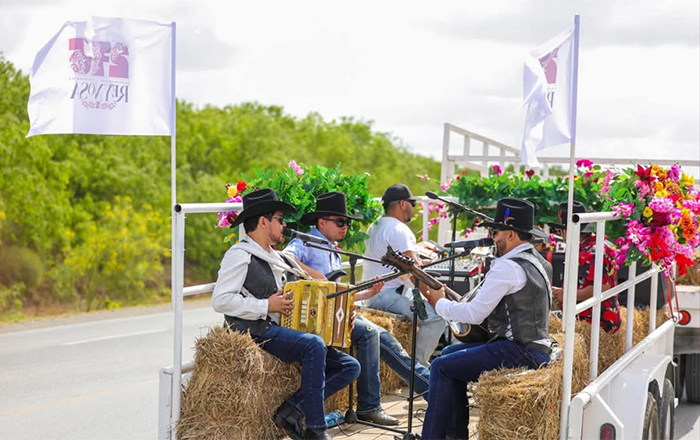 Acuden más de 400 jinetes a la Cabalgata del Aniversario de Reynosa 4 MUSICOS