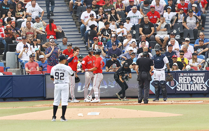 Red Sox vence a Sultanes 12-8 a base de cuadrangulares 3 RED SOX 3