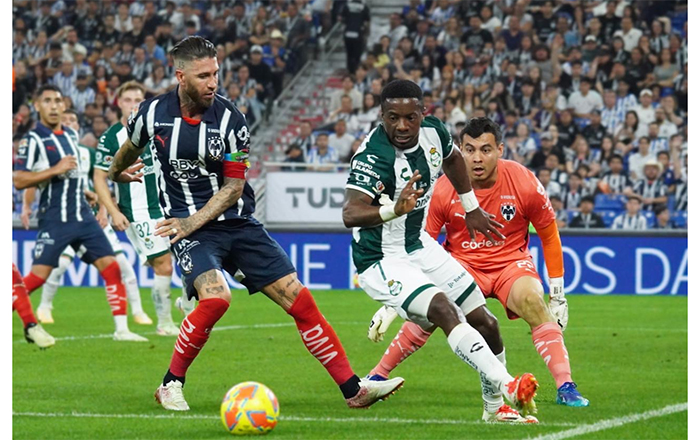 Faena española en el BBVA; golean a Santos 4-2 3 SERGIO RAMOS 2